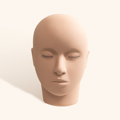 a mannequin training head for lash extensions in color 2