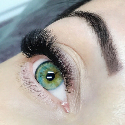 eyelash extensions by london lash trainer in canada Mariia Kotova