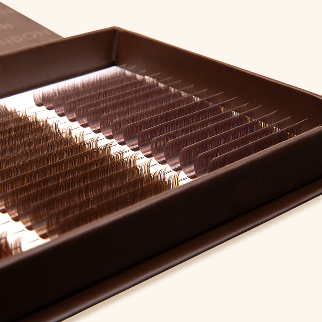 Collection de cils bruns