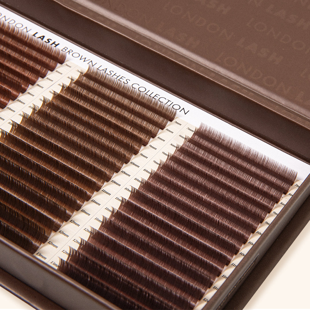 Collection de cils bruns