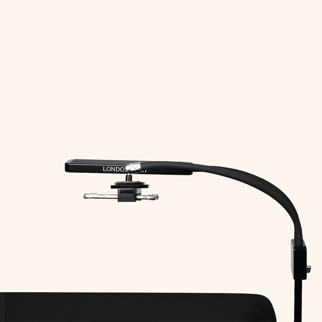 GIF of Glamcor Light Capture Clipped to Lash Bed