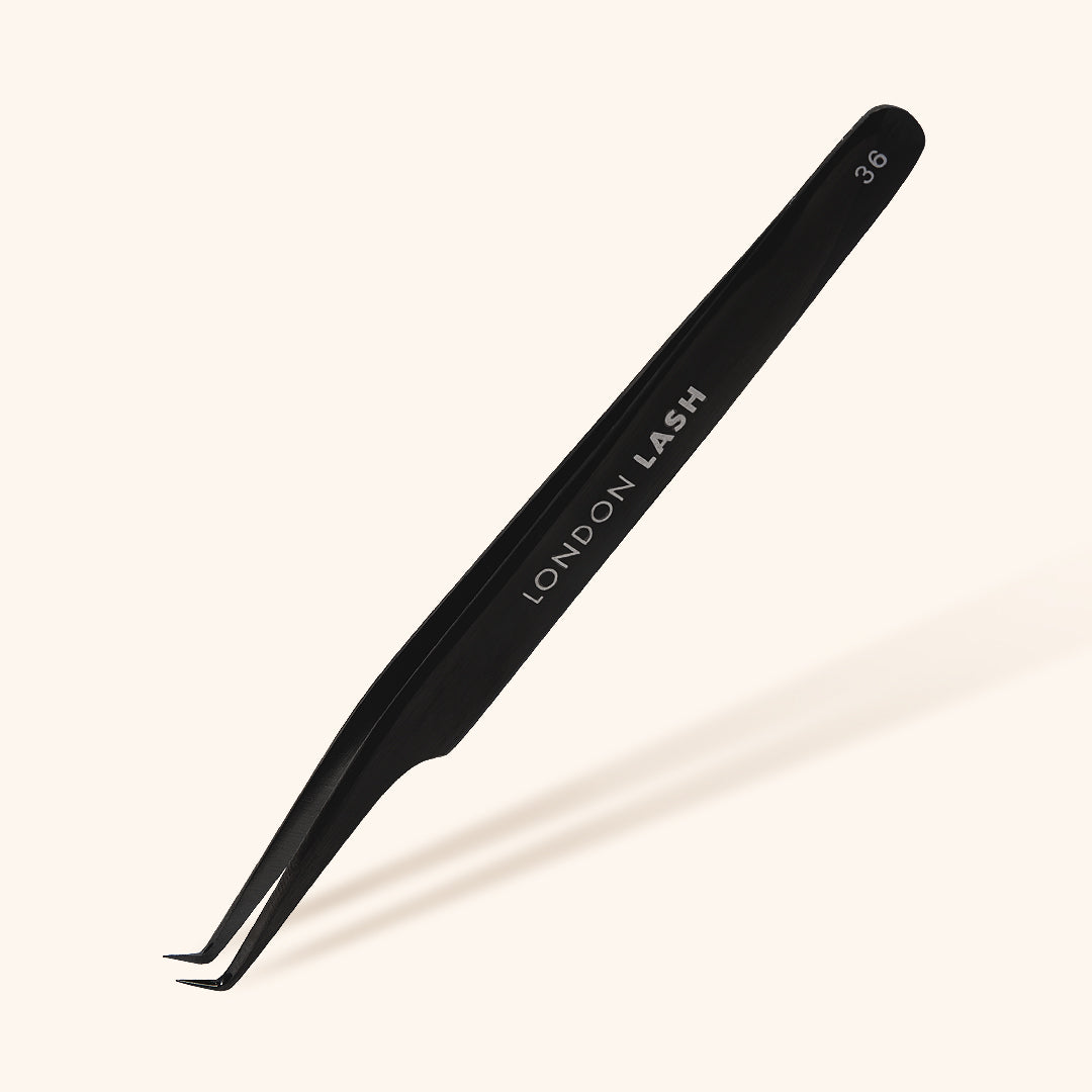 Boot lash tweezers with ultra fine tip 