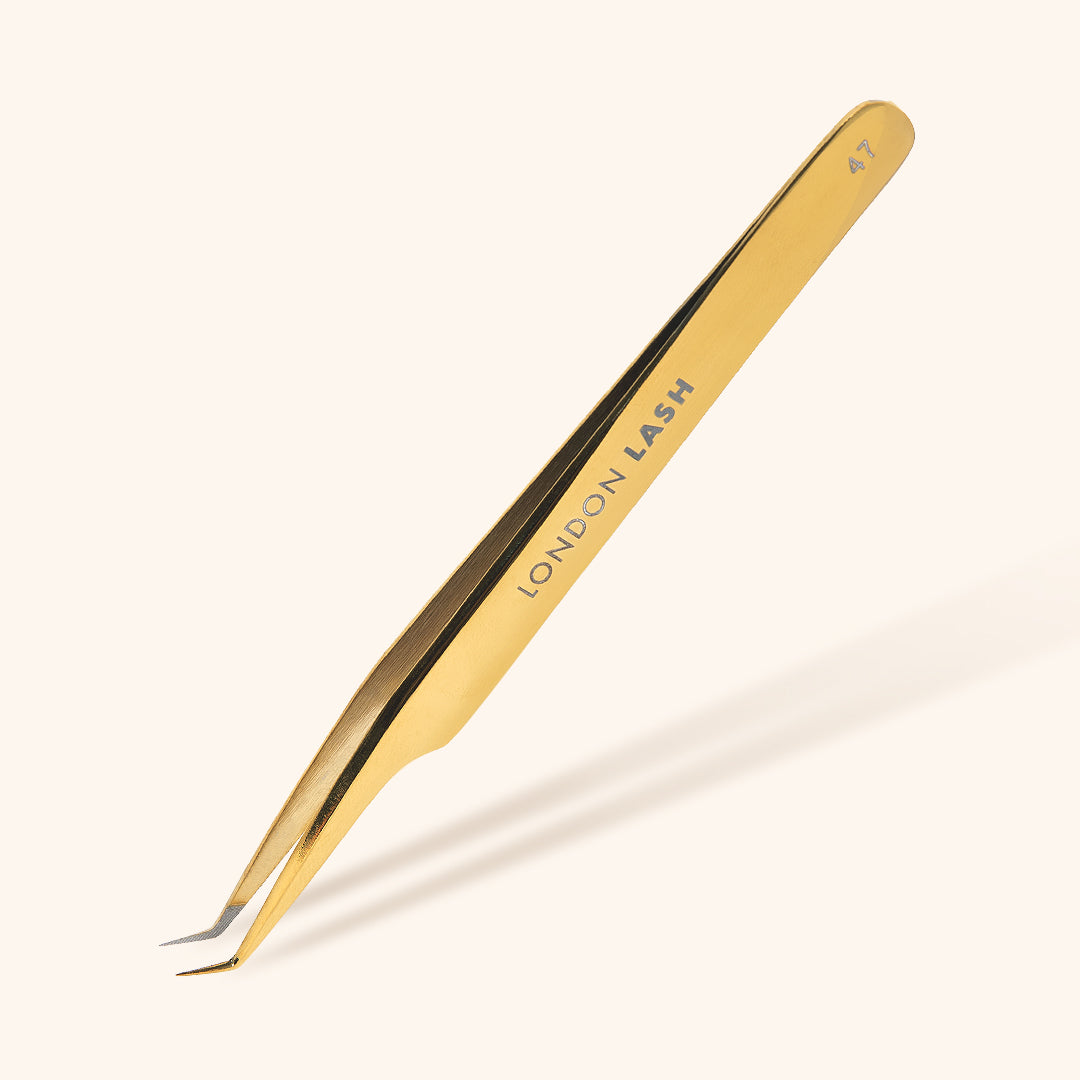 Long slim mega volume lash tweezers with fiber tip
