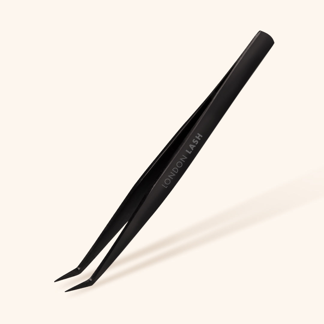 fine tip volume lash tweezers in black