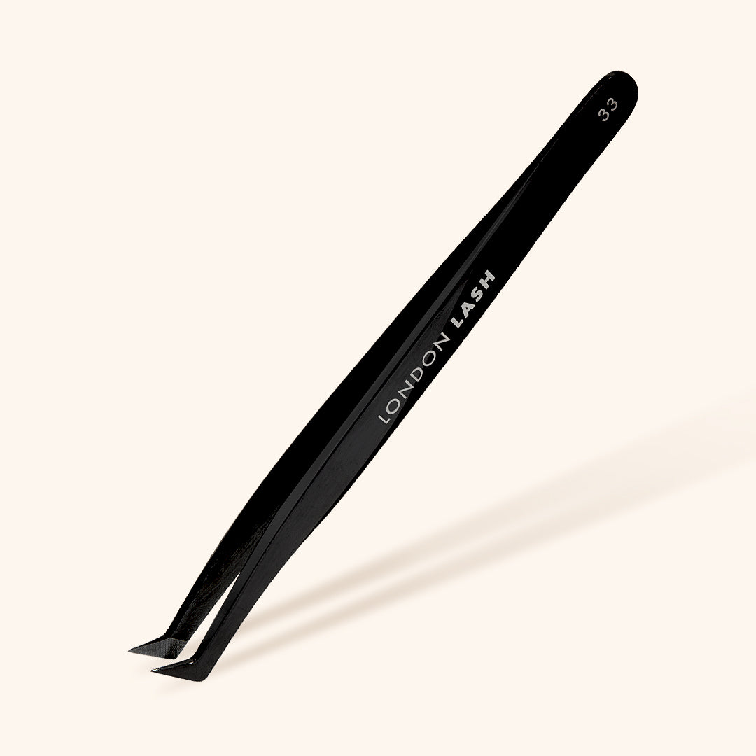 Lash tweezers with fiber tip for lash extensions