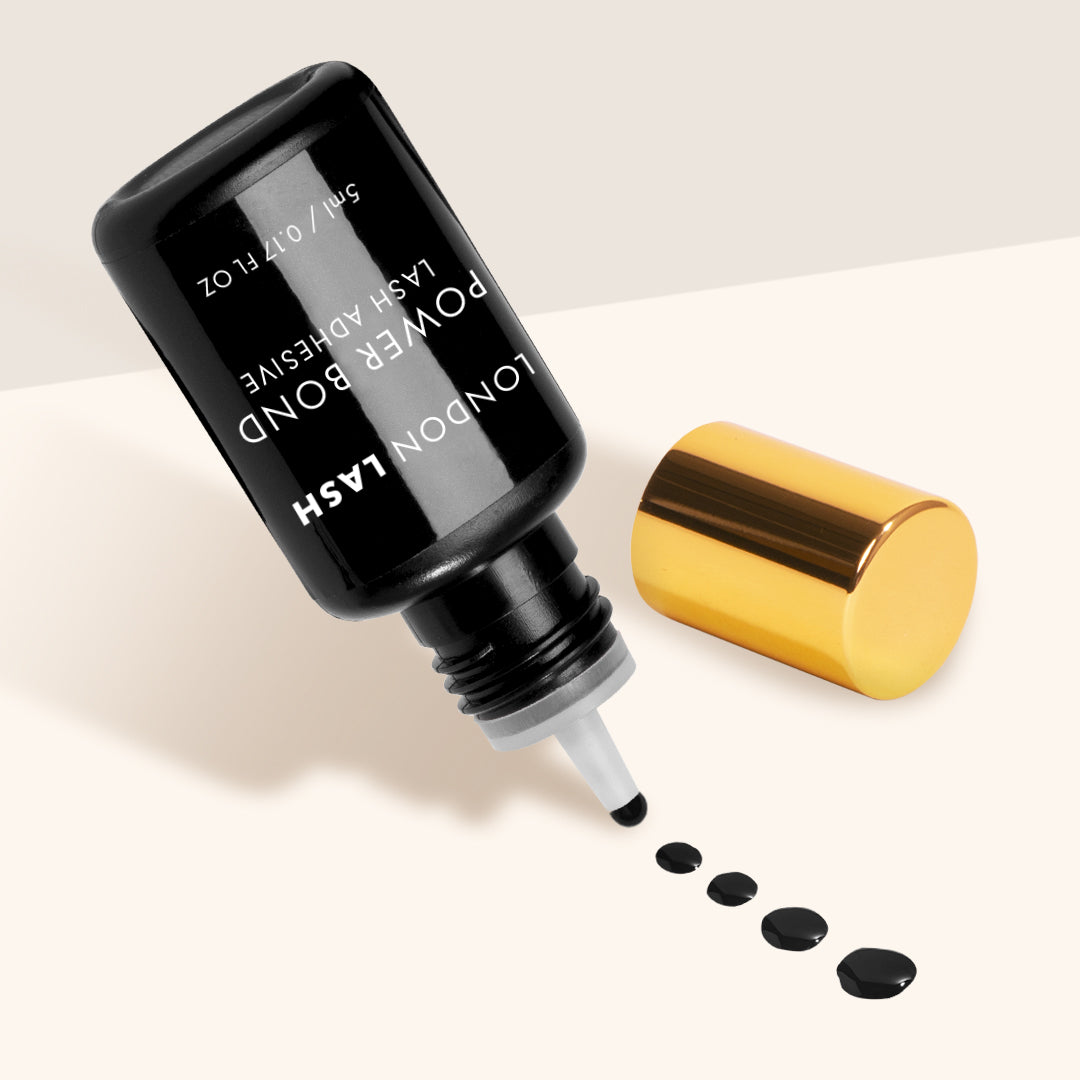 Lash Tech Dispensing Extremely Fast Drying Lash Glue