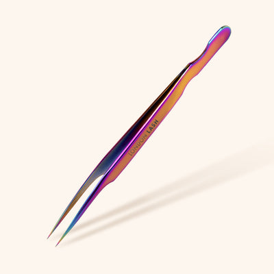 pointed tweezers for isolation and classic lash application in oil slick